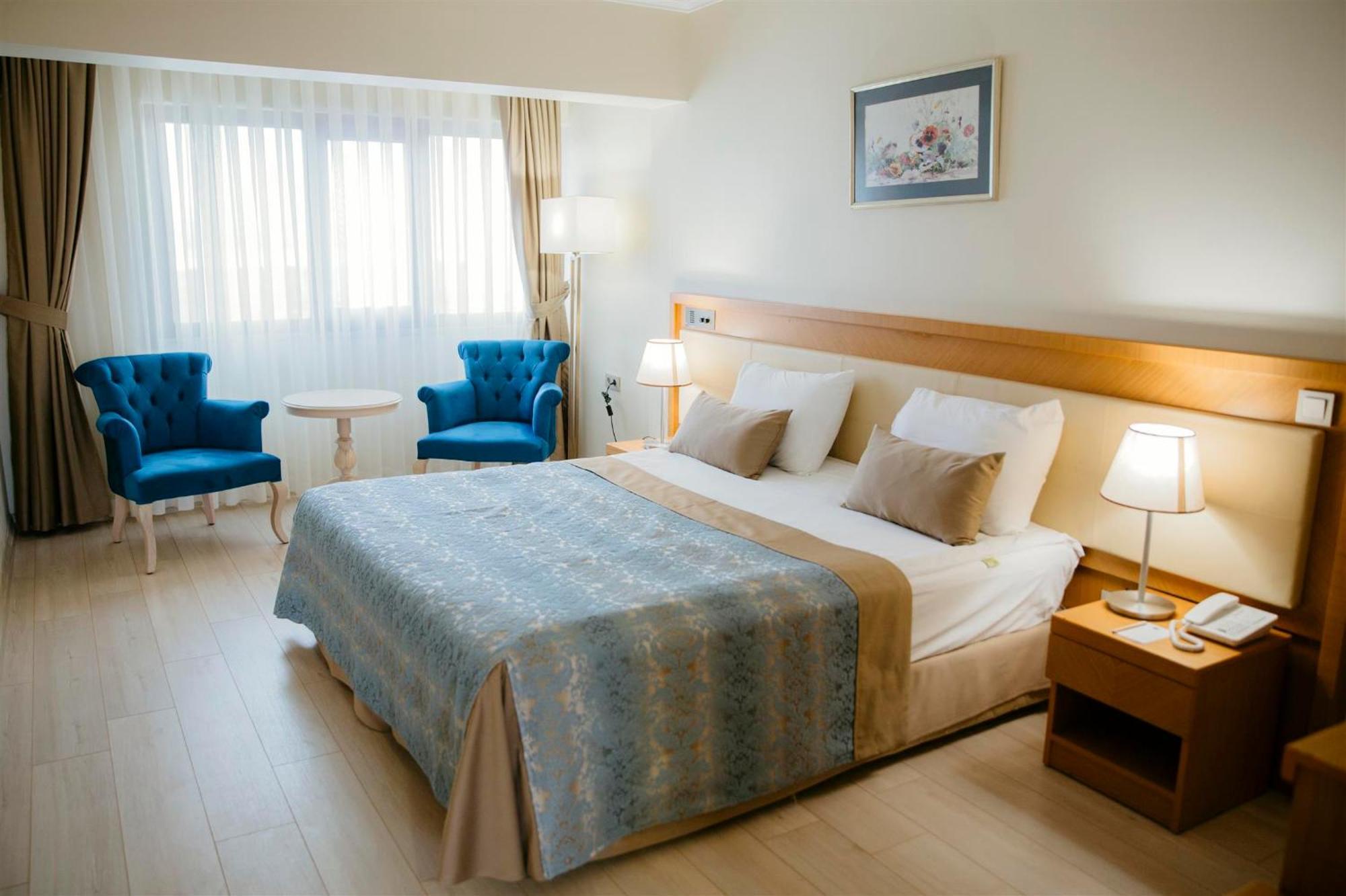 Patalya Lakeside Resort Hotel Golbası Esterno foto